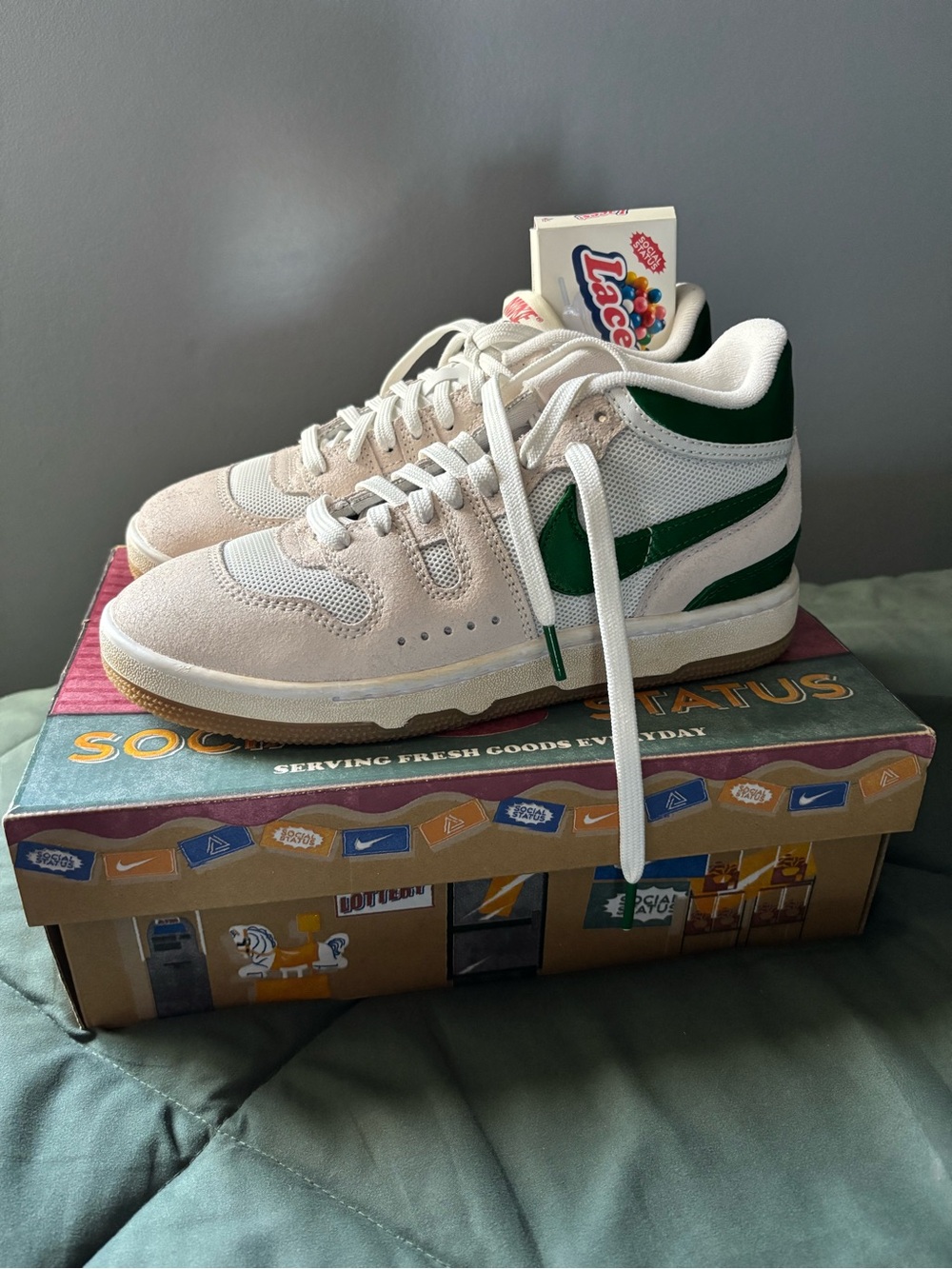 SOCIAL STATUSx Nike ATTACK White and Green MID-Top
